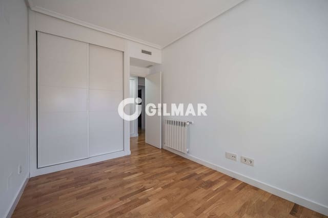 3 bedroom Flat for sale in La Moraleja, Alcobendas with pool garage - € 935,000 (Ref: 10100598)