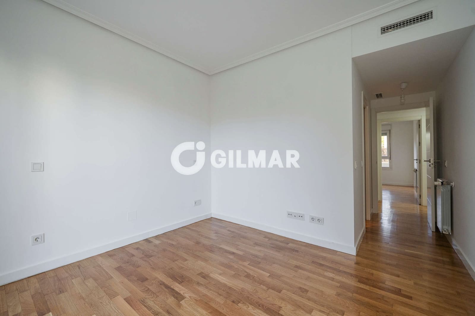 3 bedroom Flat for sale in La Moraleja with pool garage - € 935,000 (Ref: 10100598)