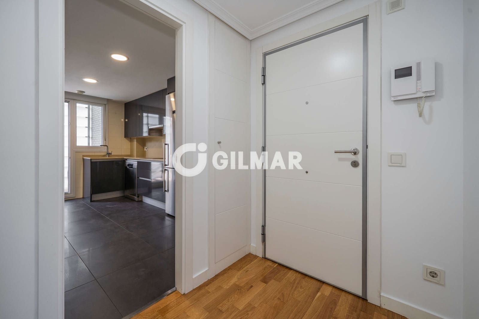 3 bedroom Flat for sale in La Moraleja with pool garage - € 935,000 (Ref: 10100598)