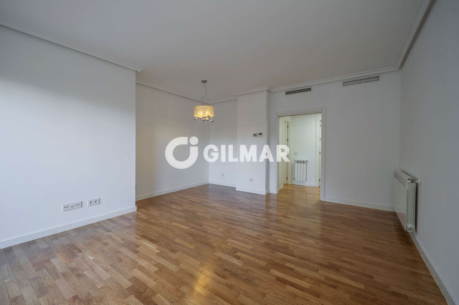 3 bedroom Flat for sale in La Moraleja with pool garage - € 935,000 (Ref: 10100598)