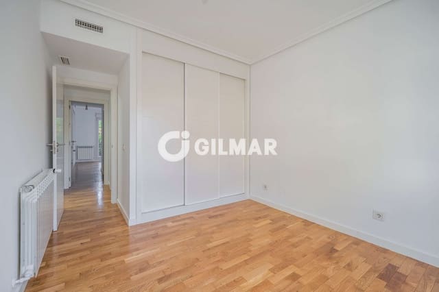 3 bedroom Flat for sale in La Moraleja, Alcobendas with pool garage - € 935,000 (Ref: 10100598)