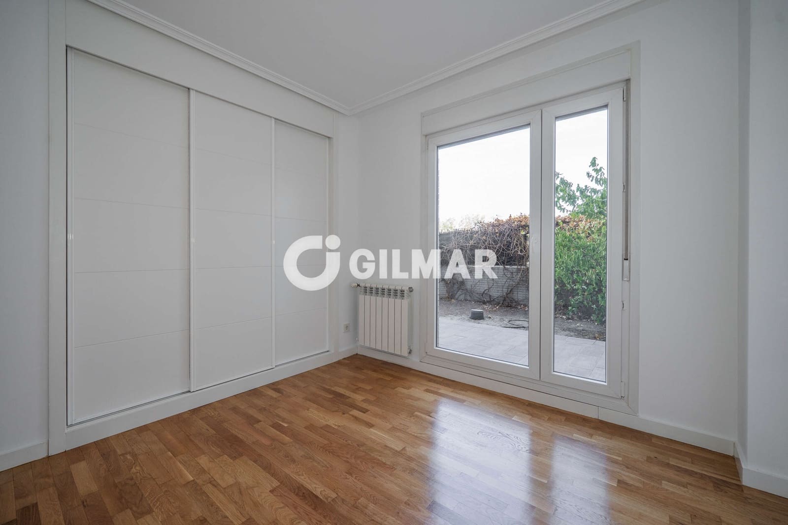 3 bedroom Flat for sale in La Moraleja with pool garage - € 935,000 (Ref: 10100598)