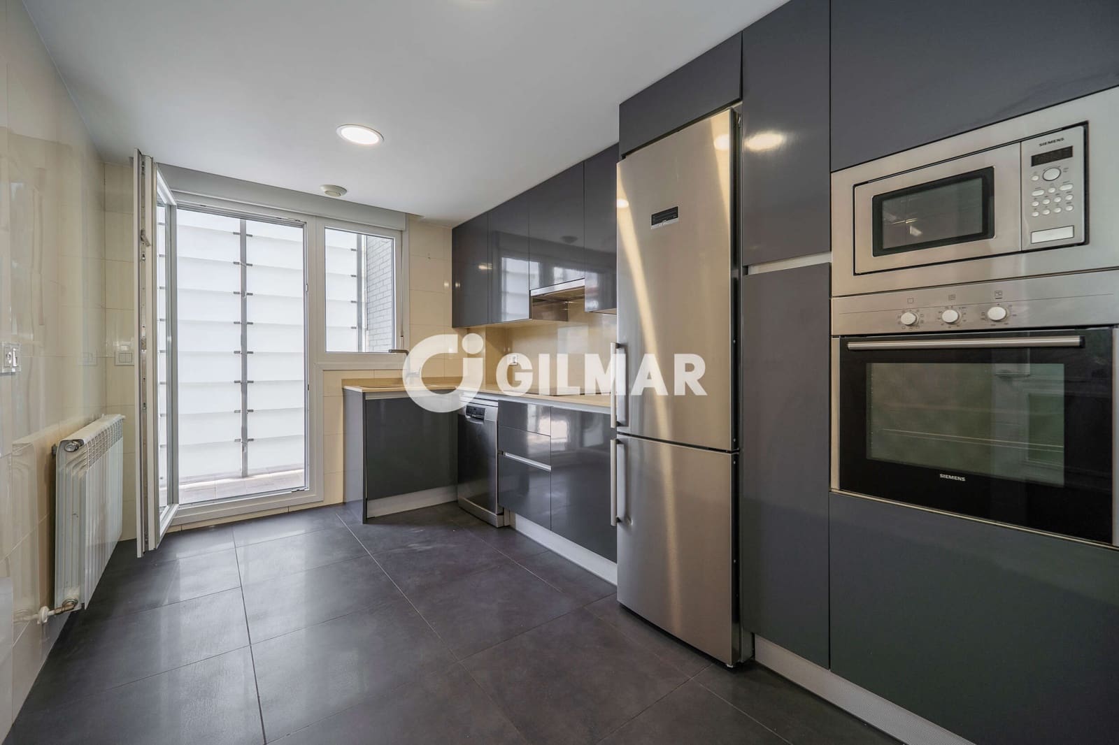 3 bedroom Flat for sale in La Moraleja with pool garage - € 935,000 (Ref: 10100598)