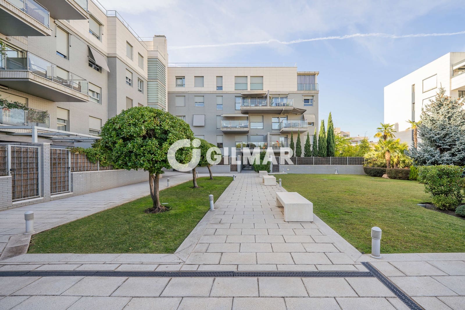 3 bedroom Flat for sale in La Moraleja with pool garage - € 935,000 (Ref: 10100598)