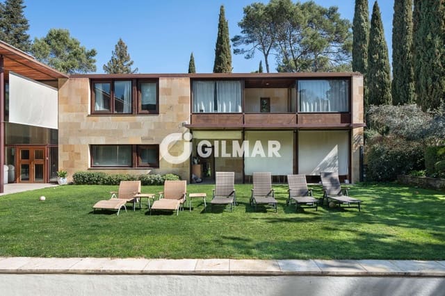6 makuuhuone Huvila myytävänä paikassa Peñagrande, Madrid kaupunki mukana uima-altaan 
autotalli - 8 500 000 € (Ref: 10101324)
