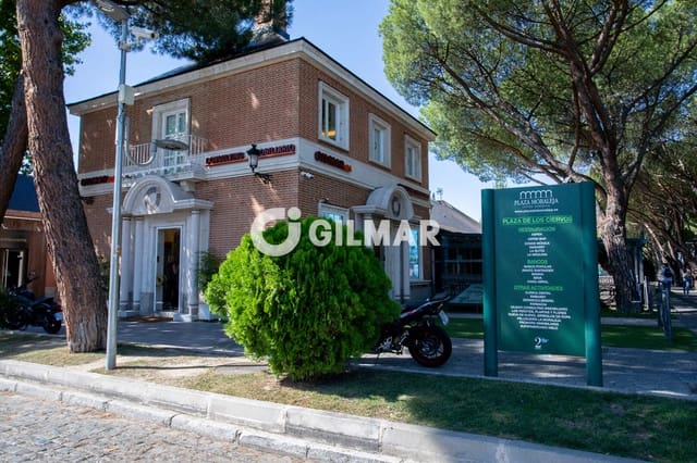 3 bedroom Flat for sale in Valverde, Madrid city with pool garage - € 780,000 (Ref: 10103562)
