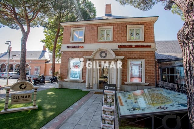 3 bedroom Flat for sale in Valverde, Madrid city with pool garage - € 780,000 (Ref: 10103562)
