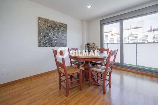 3 chambre Appartement à vendre à Valverde, Madrid ville avec piscine garage - 780 000 € (Ref: 10103562)