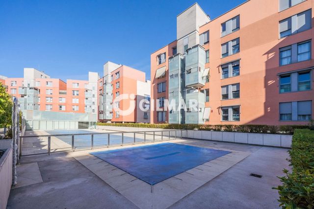 3 chambre Appartement à vendre à Valverde, Madrid ville avec piscine garage - 780 000 € (Ref: 10103562)