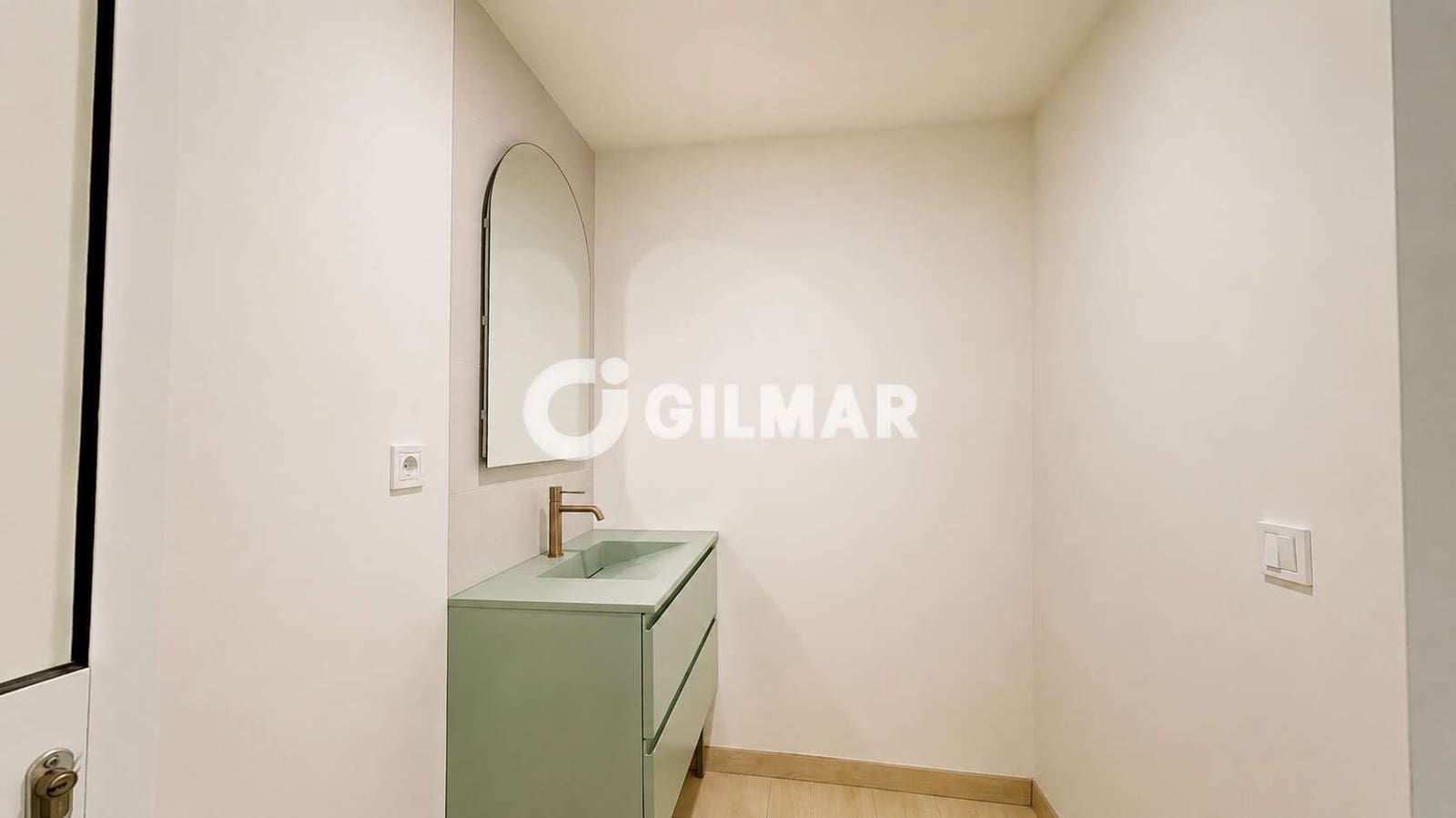 Commercial for sale in Torremolinos - € 930,000 (Ref: 10113341)