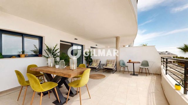 Piso de 3 habitaciones en Santangelo, Benalmádena en venta con piscina garaje - 650.000 € (Ref: 10113344)
