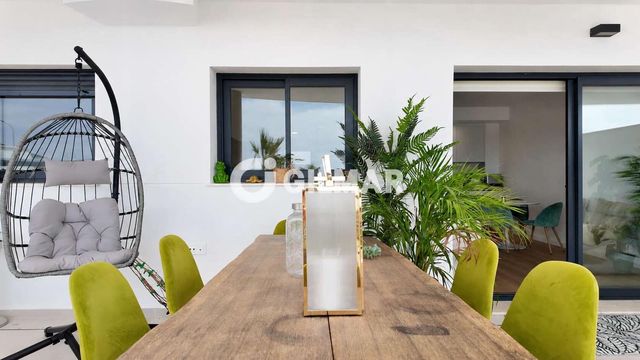 Piso de 3 habitaciones en Santangelo, Benalmádena en venta con piscina garaje - 650.000 € (Ref: 10113344)