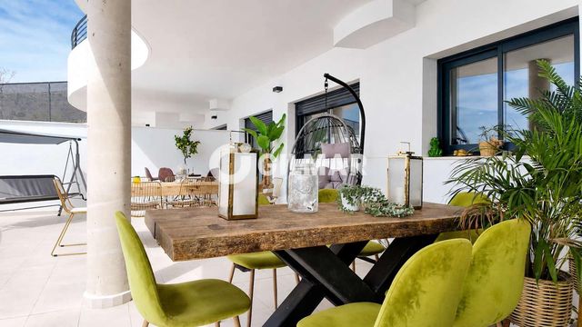 Piso de 3 habitaciones en Santangelo, Benalmádena en venta con piscina garaje - 650.000 € (Ref: 10113344)
