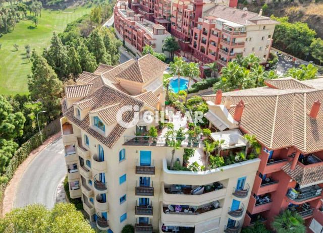 Ático de 5 habitaciones en Nueva Torrequebrada, Benalmádena en venta con piscina garaje - 1.049.000 € (Ref: 10113345)