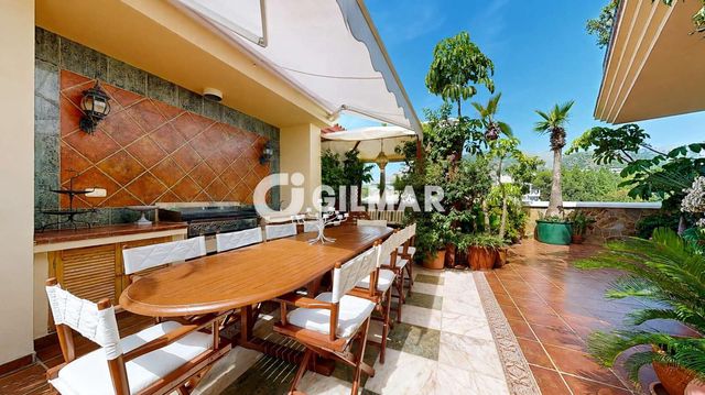 Ático de 5 habitaciones en Nueva Torrequebrada, Benalmádena en venta con piscina garaje - 1.049.000 € (Ref: 10113345)