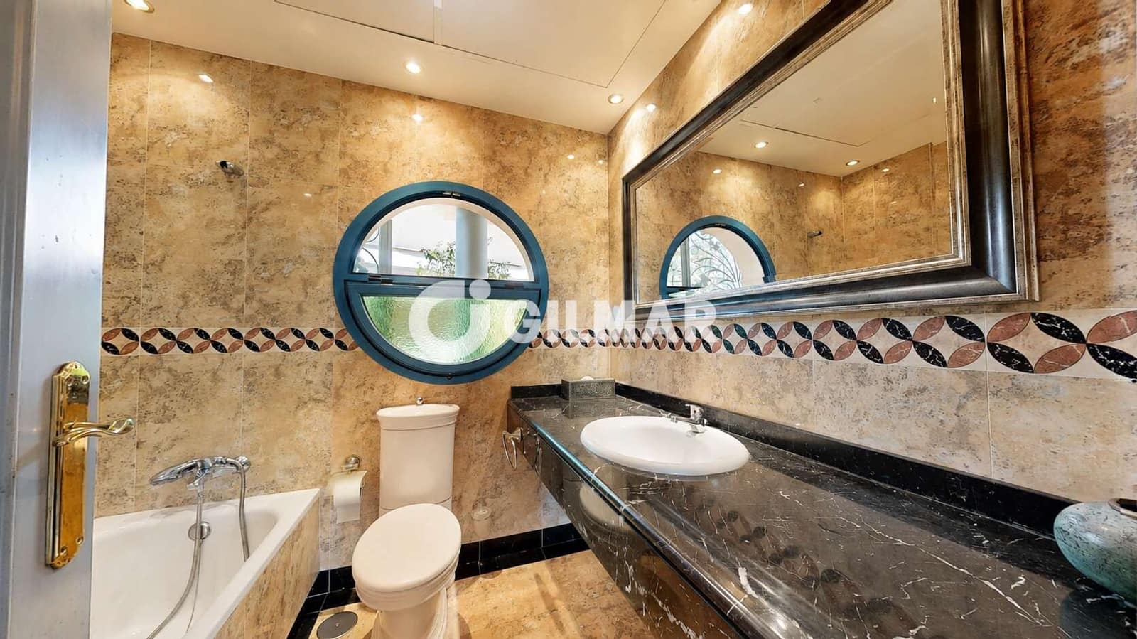 Ático de 5 habitaciones en Torrequebrada en venta con piscina garaje - 1.049.000 € (Ref: 10113345)
