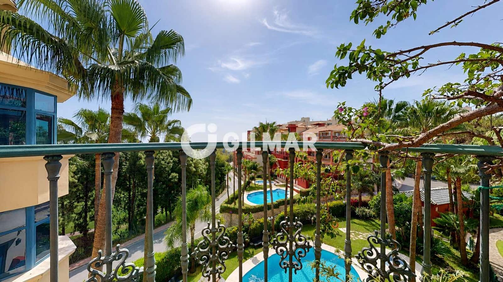 Ático de 5 habitaciones en Torrequebrada en venta con piscina garaje - 1.049.000 € (Ref: 10113345)