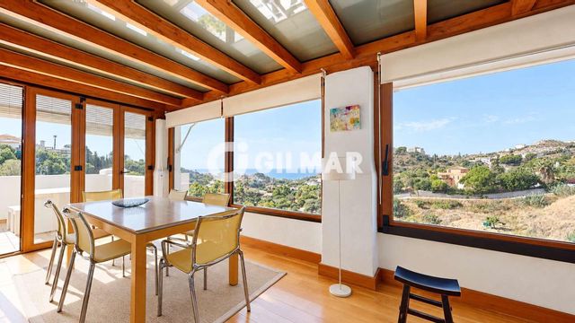 Ático de 2 habitaciones en La Capellanía - El Higuerón, Benalmádena en venta con piscina garaje - 530.000 € (Ref: 10113347)
