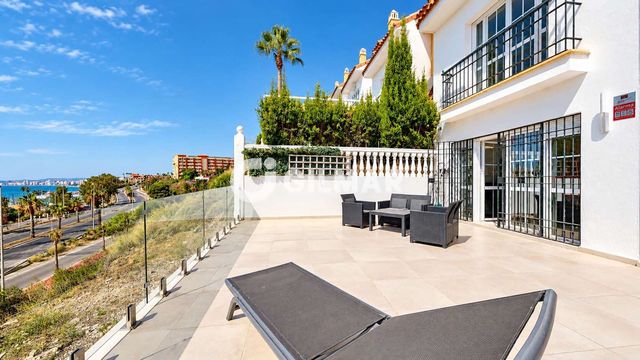 4 sovrum Semi-fristående Villa till salu i Torremuelle, Benalmádena med garage - 850 000 € (Ref: 10113348)