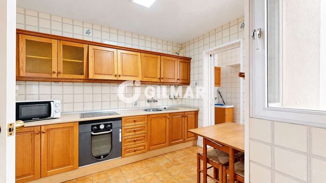 Piso de 3 habitaciones en Zona Puerto Deportivo, Fuengirola en venta con garaje - 385.000 € (Ref: 10113350)
