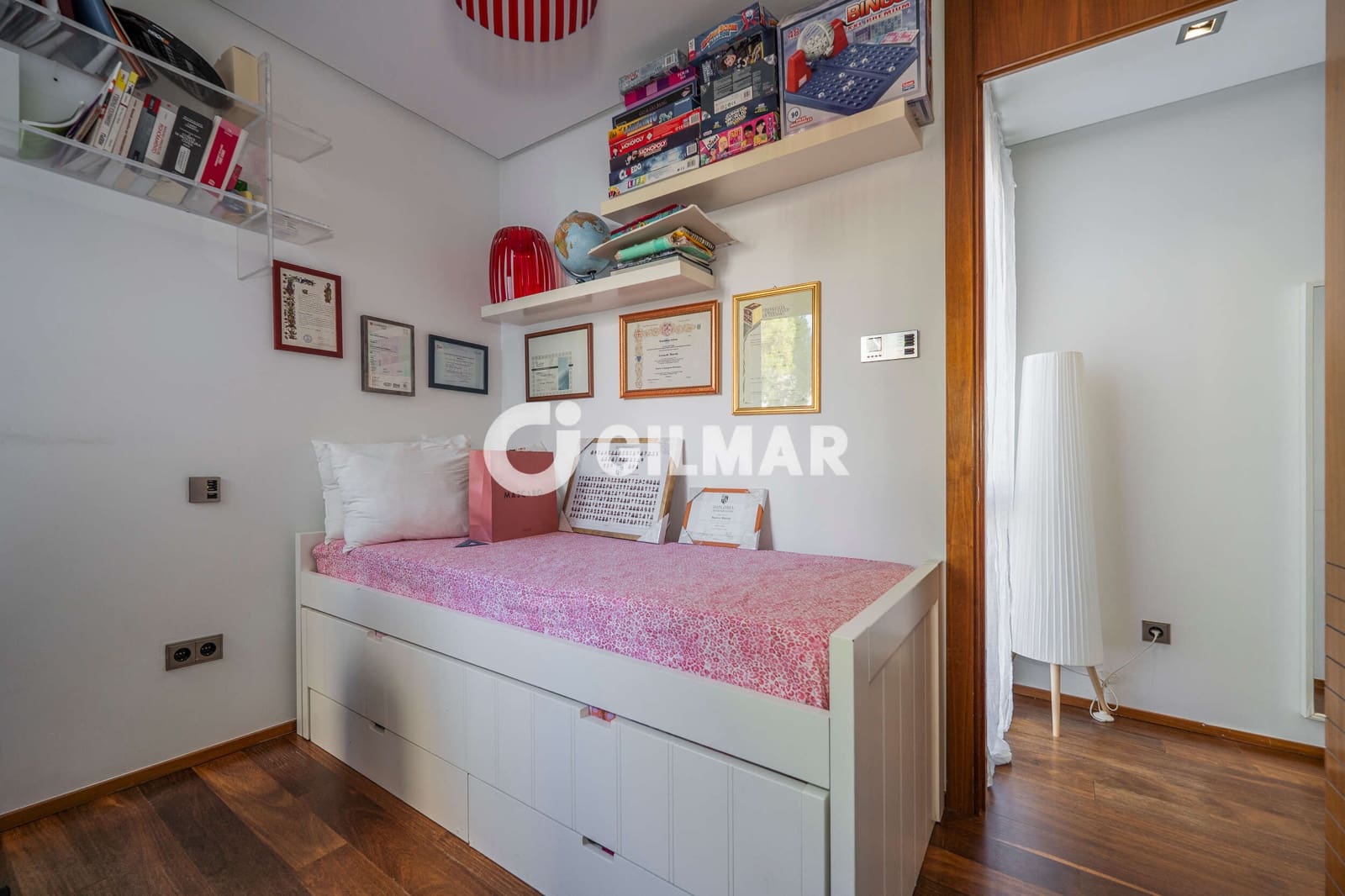 3 bedroom Flat for sale in La Moraleja with pool garage - € 1,800,000 (Ref: 10117133)