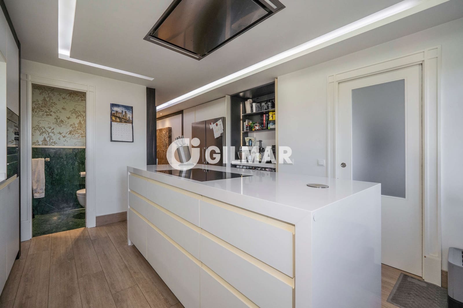 4 makuuhuone Asunto myytävänä paikassa La Moraleja mukana uima-altaan 
autotalli - 1 995 000 € (Ref: 10118152)