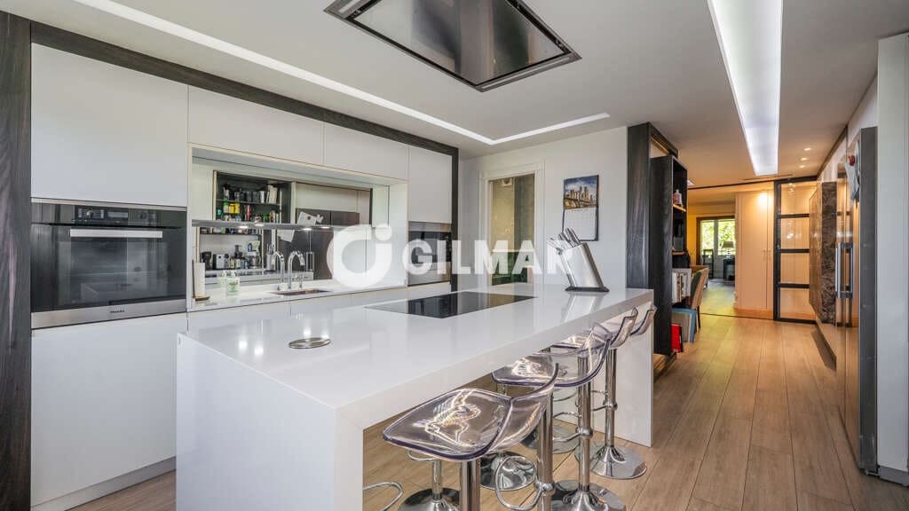 4 bedroom Flat for sale in La Moraleja with pool garage - € 1,950,000 (Ref: 10118152)