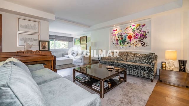 4 soverom Leilighet til salgs i La Moraleja, Alcobendas med svømmebasseng garasje - € 1 950 000 (Ref: 10118152)