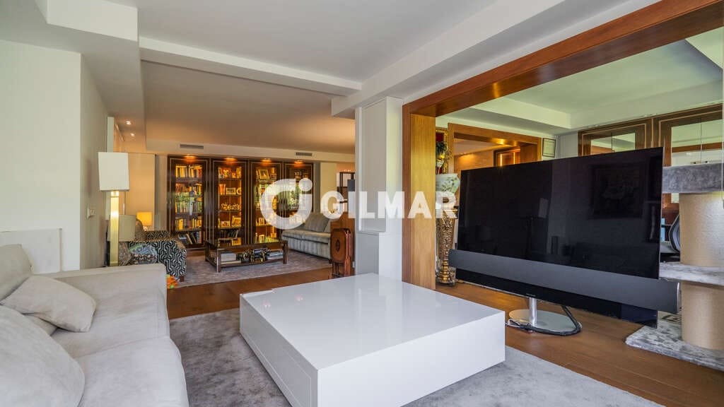 4 bedroom Flat for sale in La Moraleja with pool garage - € 1,950,000 (Ref: 10118152)