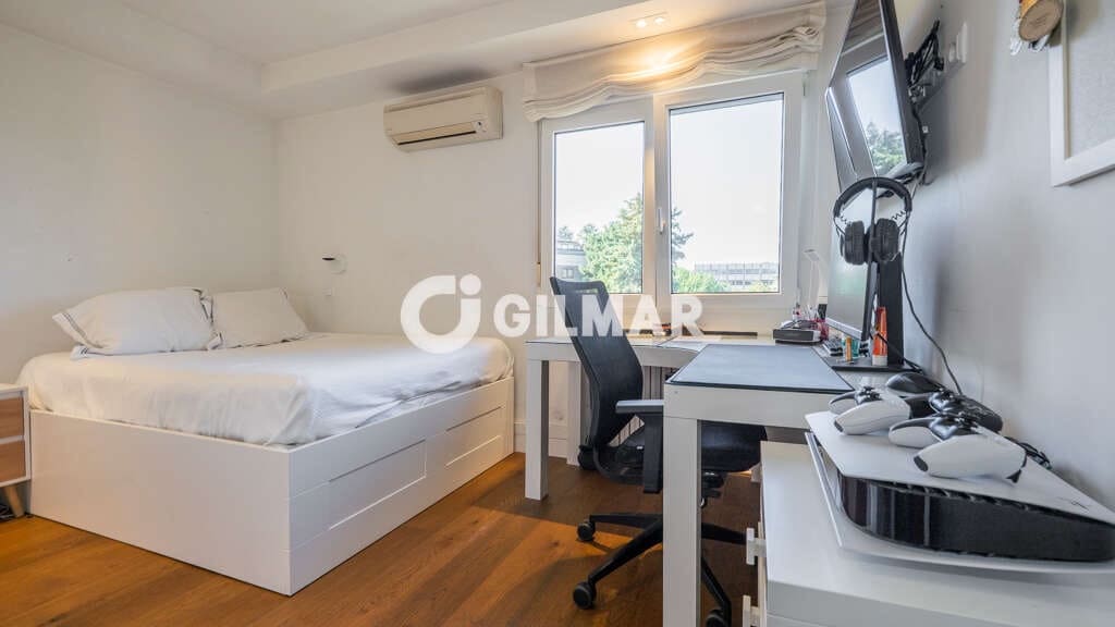 4 bedroom Flat for sale in La Moraleja with pool garage - € 1,950,000 (Ref: 10118152)