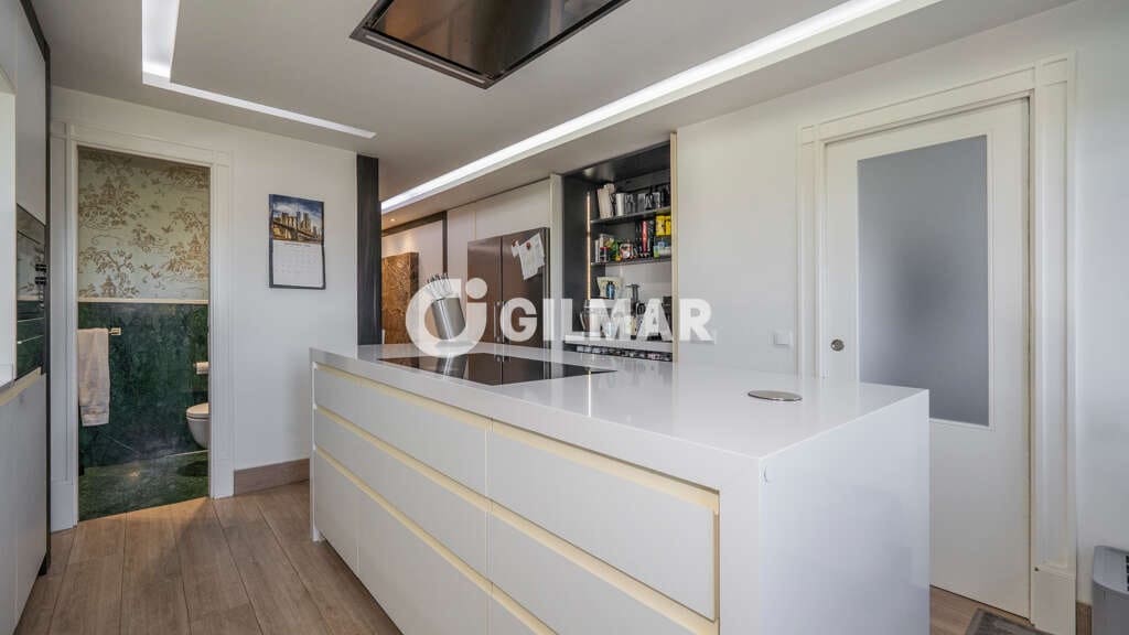 4 bedroom Flat for sale in La Moraleja with pool garage - € 1,950,000 (Ref: 10118152)