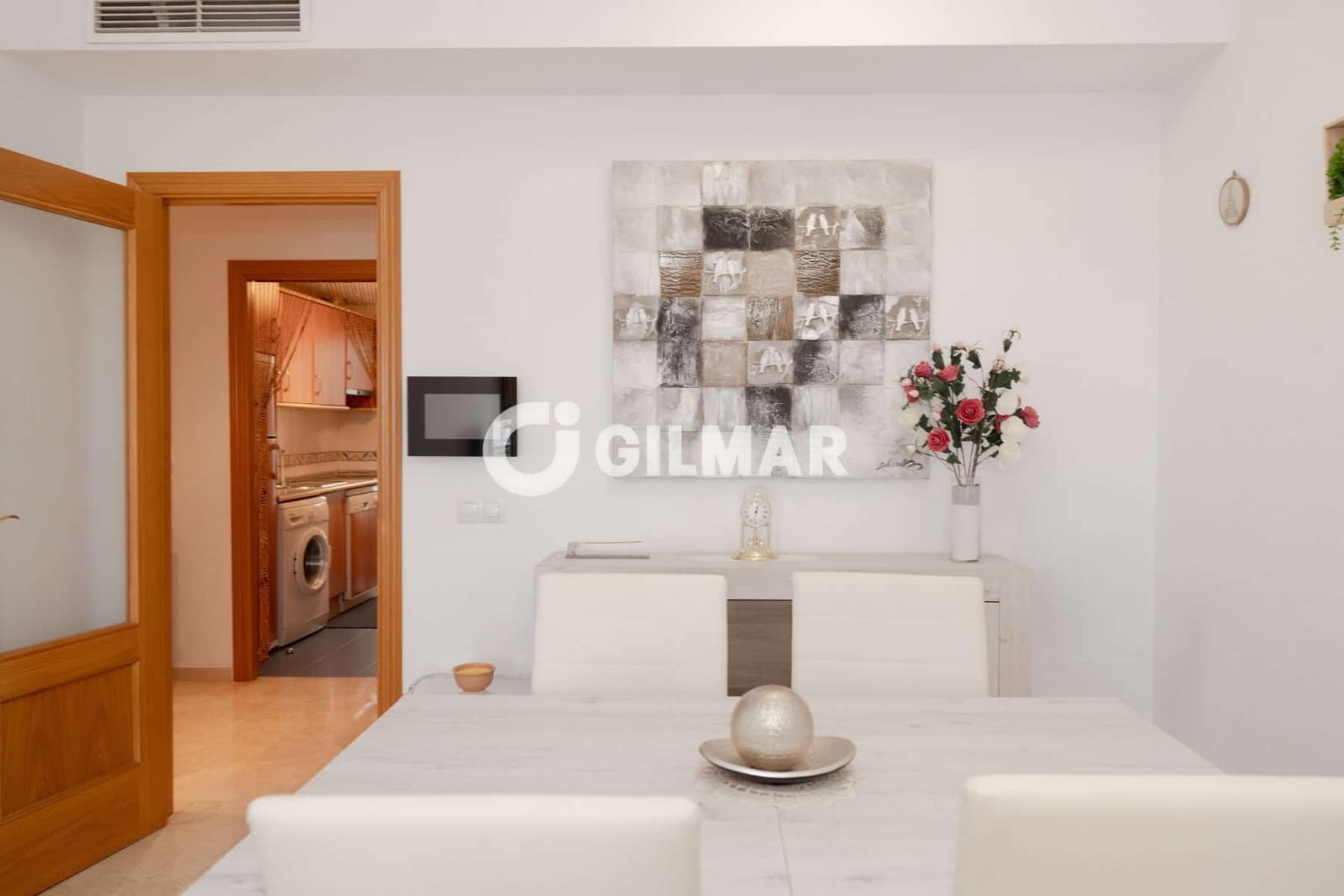 Piso de 2 habitaciones en Estepona en venta con piscina garaje - 360.000 € (Ref: 10120320)