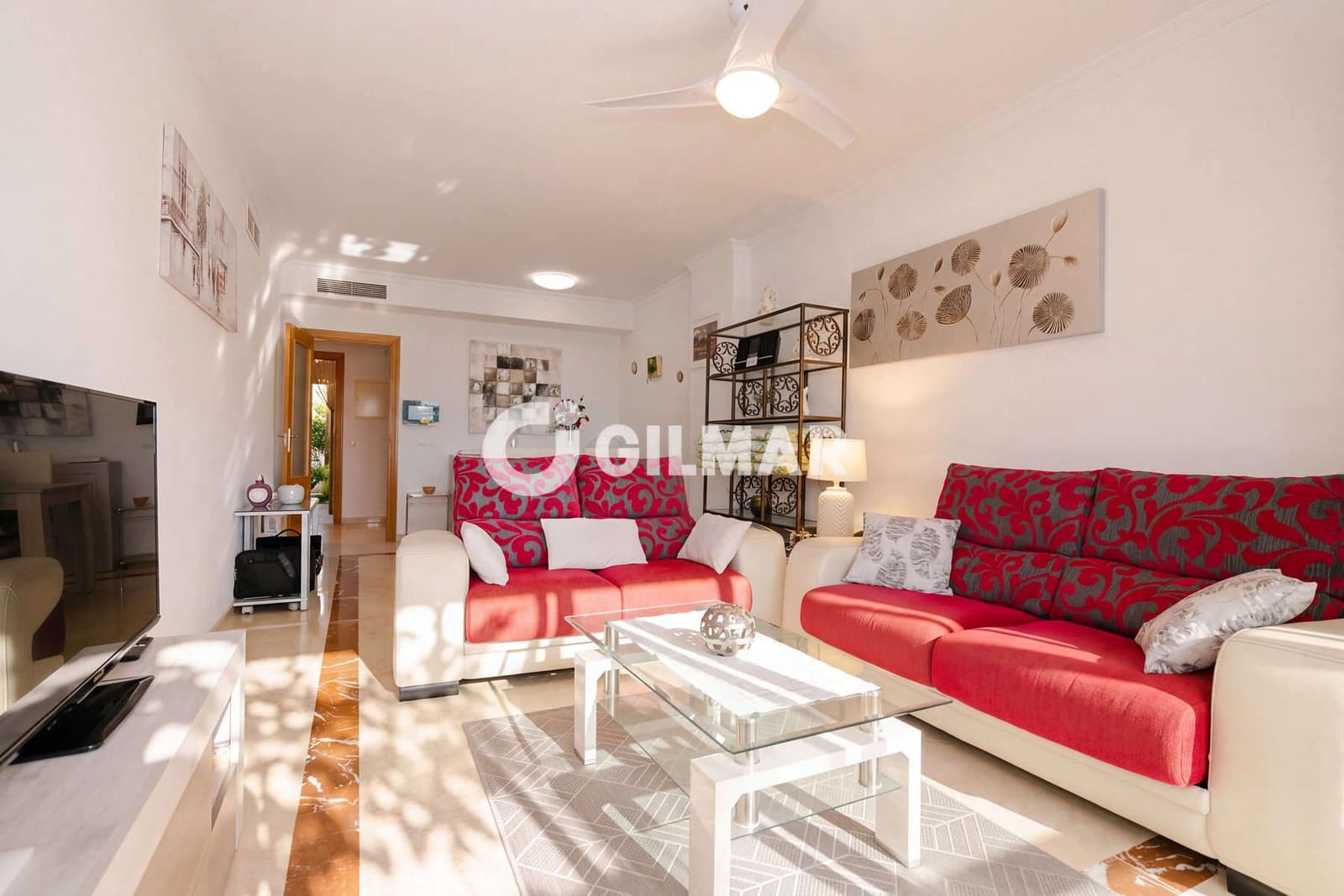 Piso de 2 habitaciones en Estepona en venta con piscina garaje - 360.000 € (Ref: 10120320)