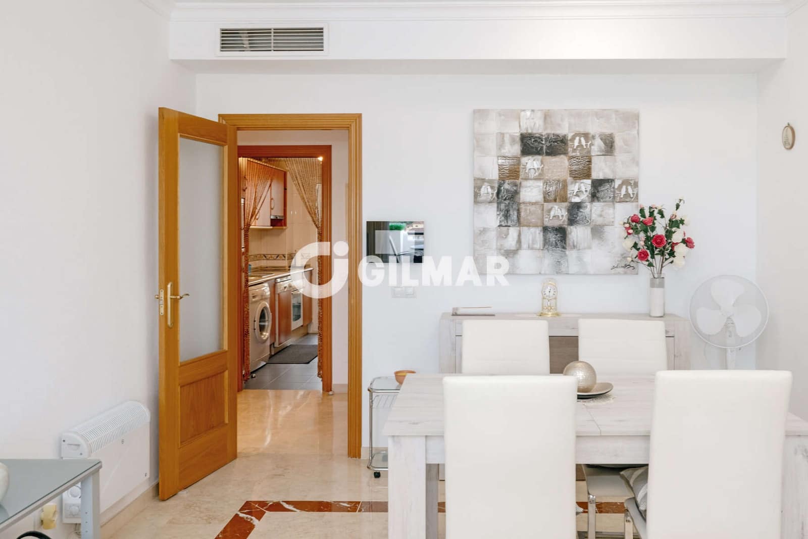 Piso de 2 habitaciones en Estepona en venta con piscina garaje - 360.000 € (Ref: 10120320)