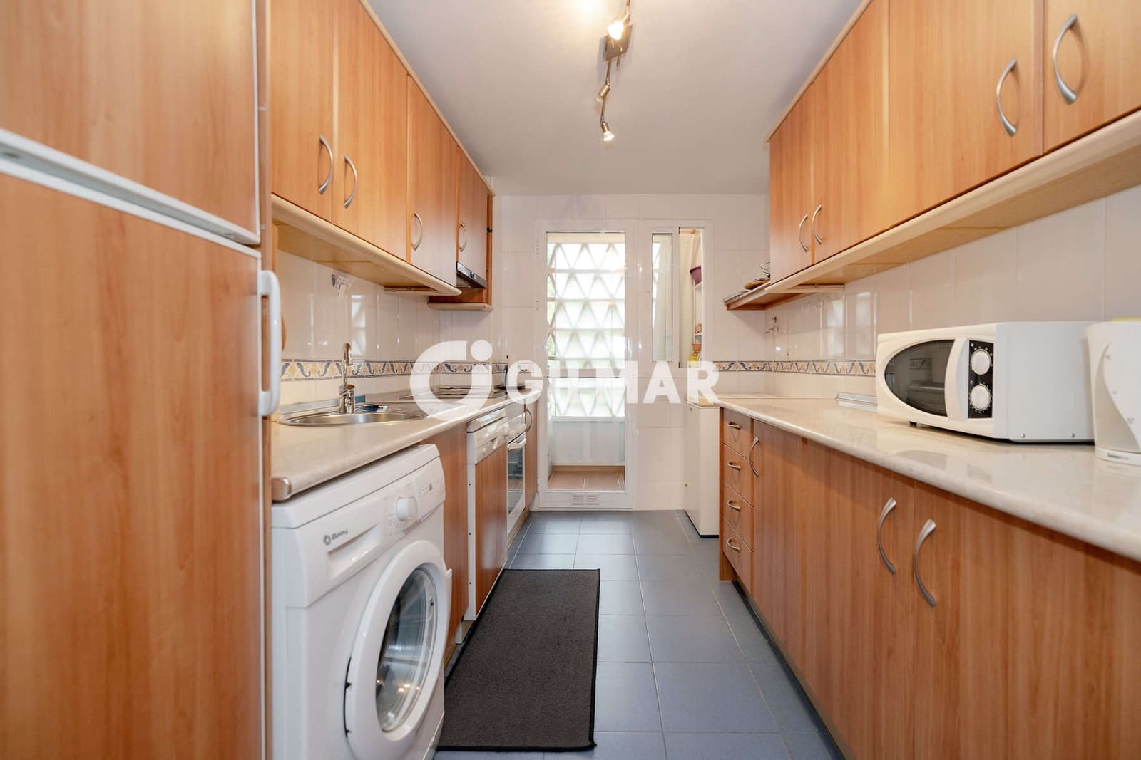 Piso de 2 habitaciones en Estepona en venta con piscina garaje - 360.000 € (Ref: 10120320)