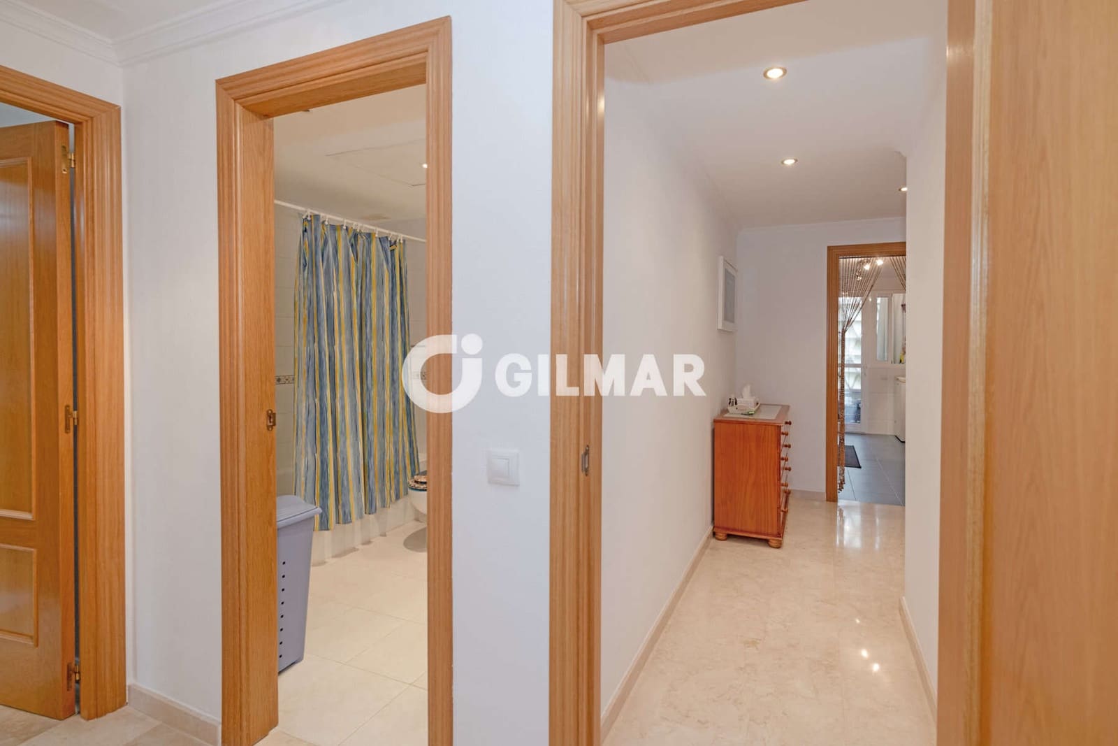 Piso de 2 habitaciones en Estepona en venta con piscina garaje - 360.000 € (Ref: 10120320)
