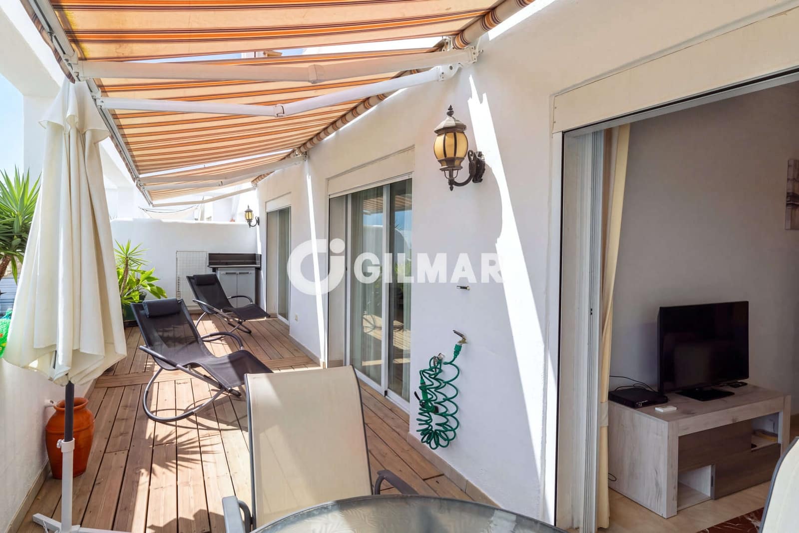 Piso de 2 habitaciones en Estepona en venta con piscina garaje - 360.000 € (Ref: 10120320)