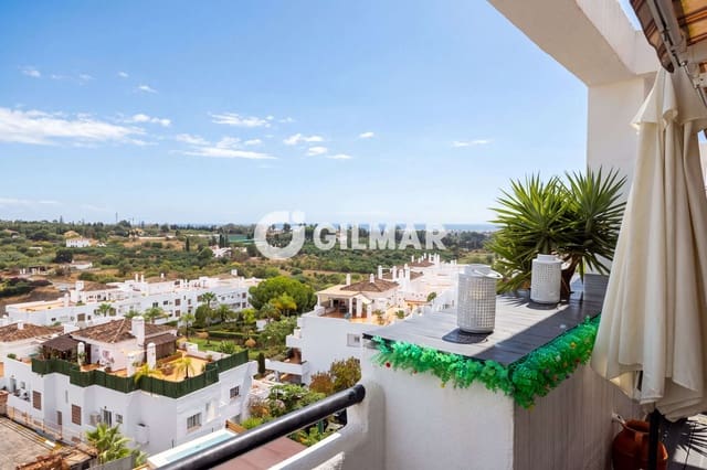 Piso de 2 habitaciones en La Concha - Resina Golf, Estepona en venta con piscina garaje - 360.000 € (Ref: 10120320)