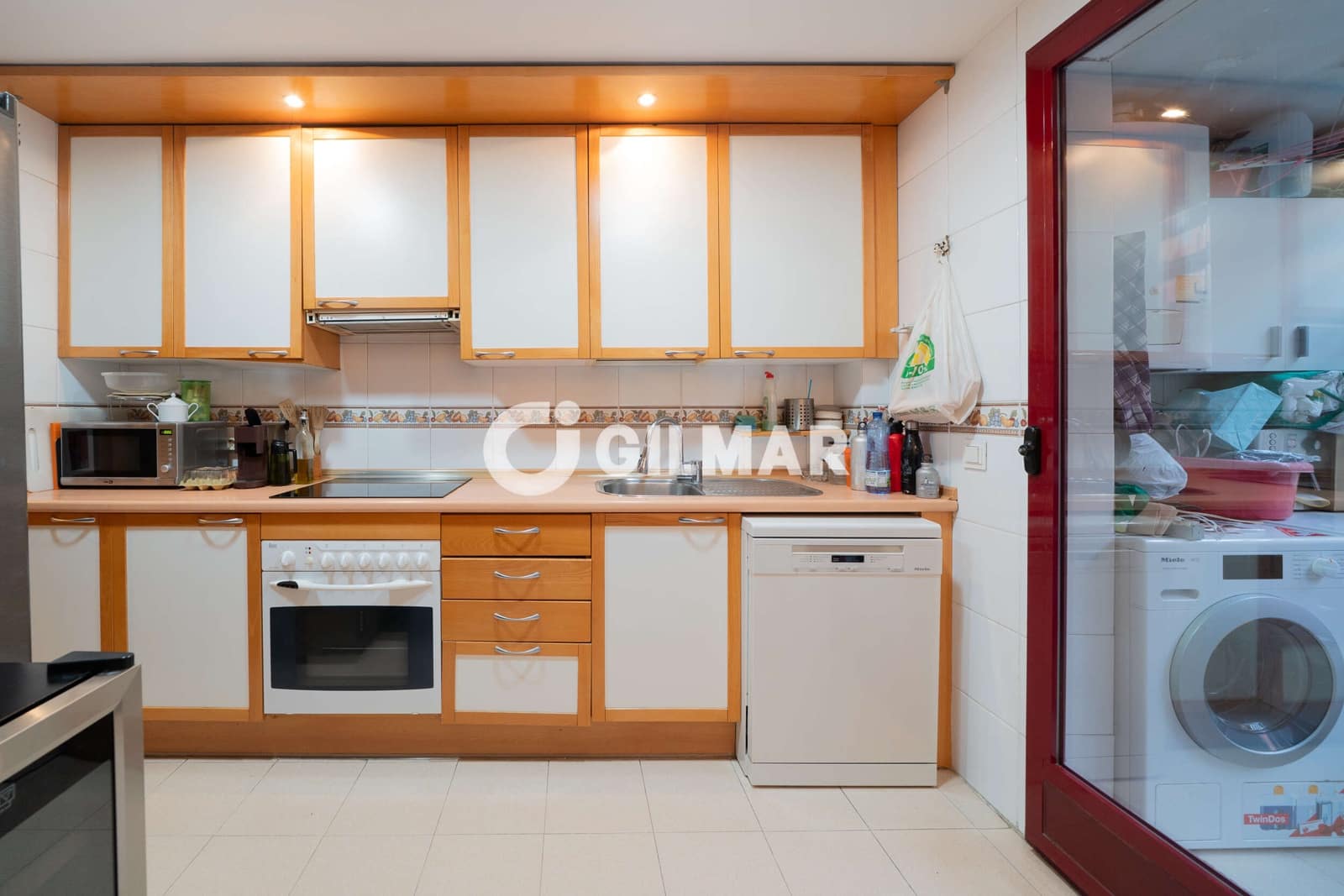 3 makuuhuone Asunto myytävänä paikassa Madrid kaupunki mukana uima-altaan 
autotalli - 959 000 € (Ref: 10120585)