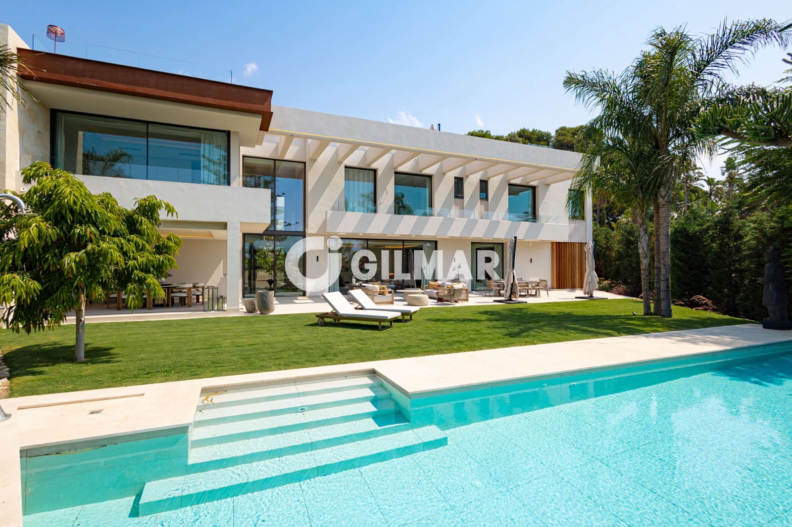 5 Zimmer Villa zu verkaufen in Los Monteros mit Pool Garage - 7.600.000 € (Ref: 10120789)