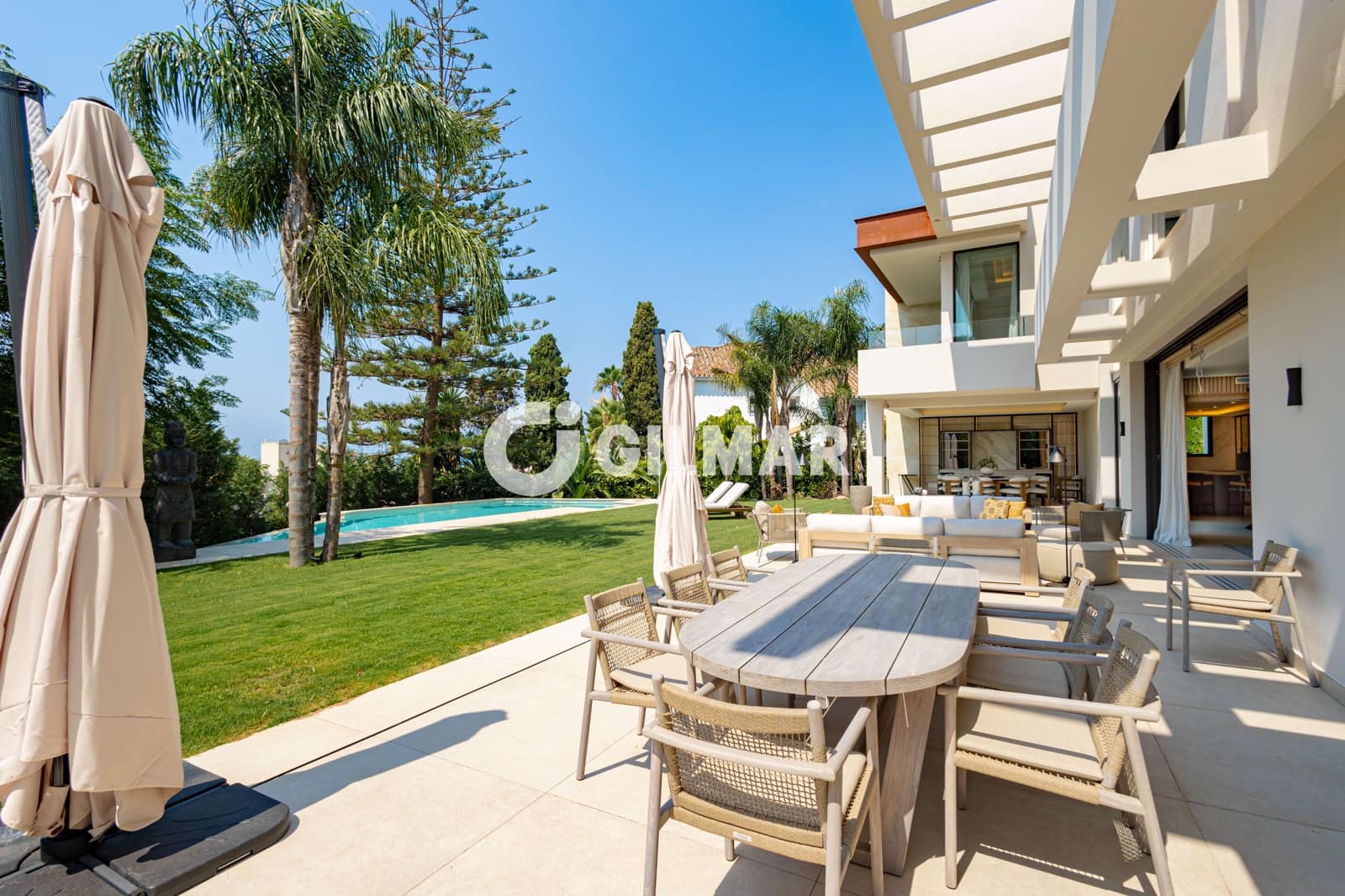 5 Zimmer Villa zu verkaufen in Los Monteros mit Pool Garage - 7.600.000 € (Ref: 10120789)