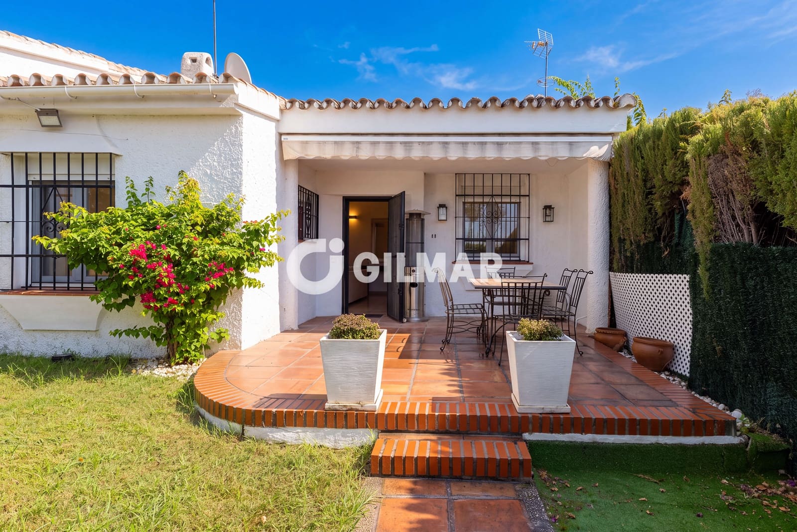 3 makuuhuone Rivitalo myytävänä paikassa San Pedro de Alcantara mukana uima-altaan - 597 500 € (Ref: 10125046)
