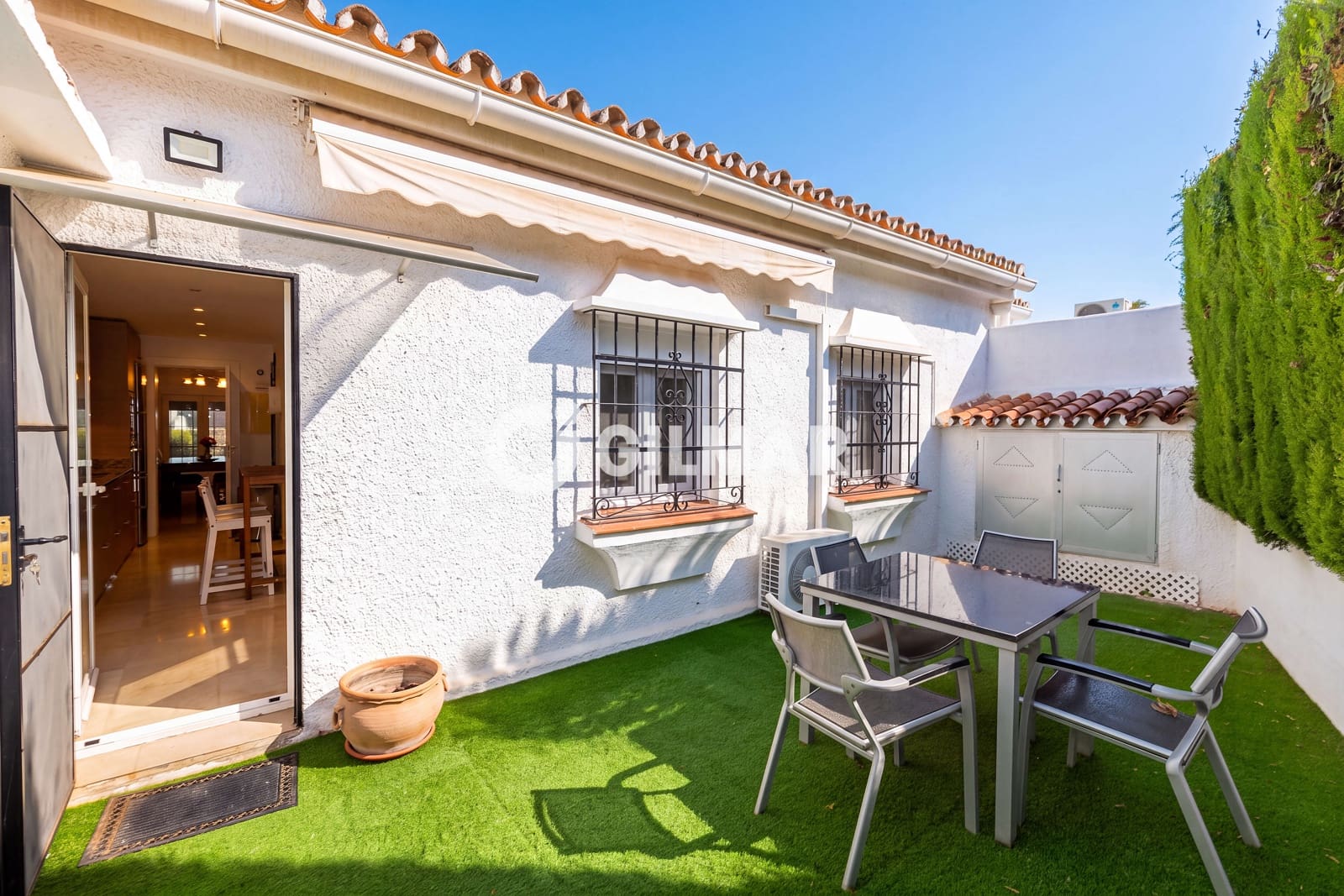 3 makuuhuone Rivitalo myytävänä paikassa San Pedro de Alcantara mukana uima-altaan - 597 500 € (Ref: 10125046)