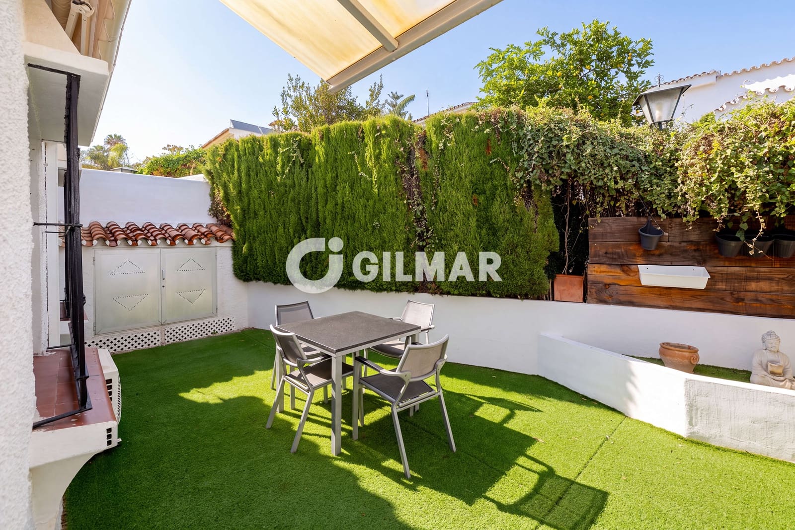 3 makuuhuone Rivitalo myytävänä paikassa San Pedro de Alcantara mukana uima-altaan - 597 500 € (Ref: 10125046)