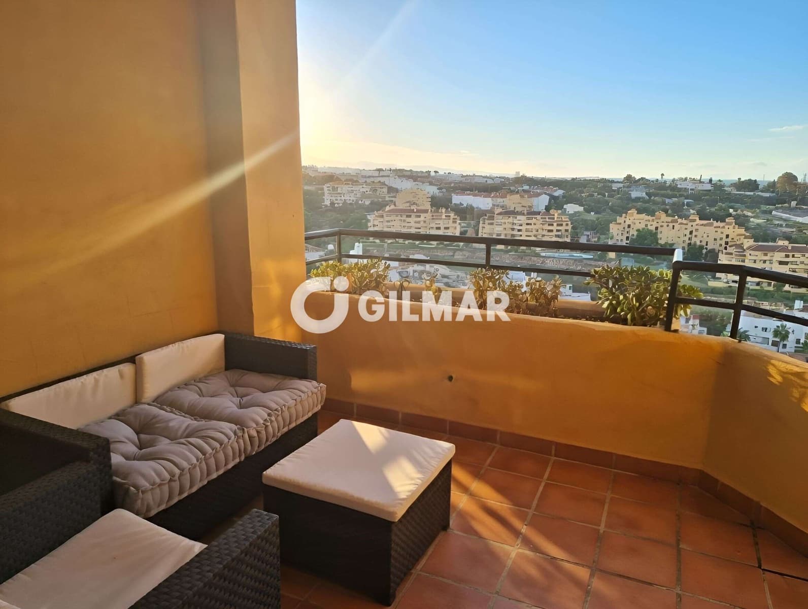 2 soveværelse Lejlighed til salg i Estepona med swimmingpool garage - € 292.000 (Ref: 10136591)