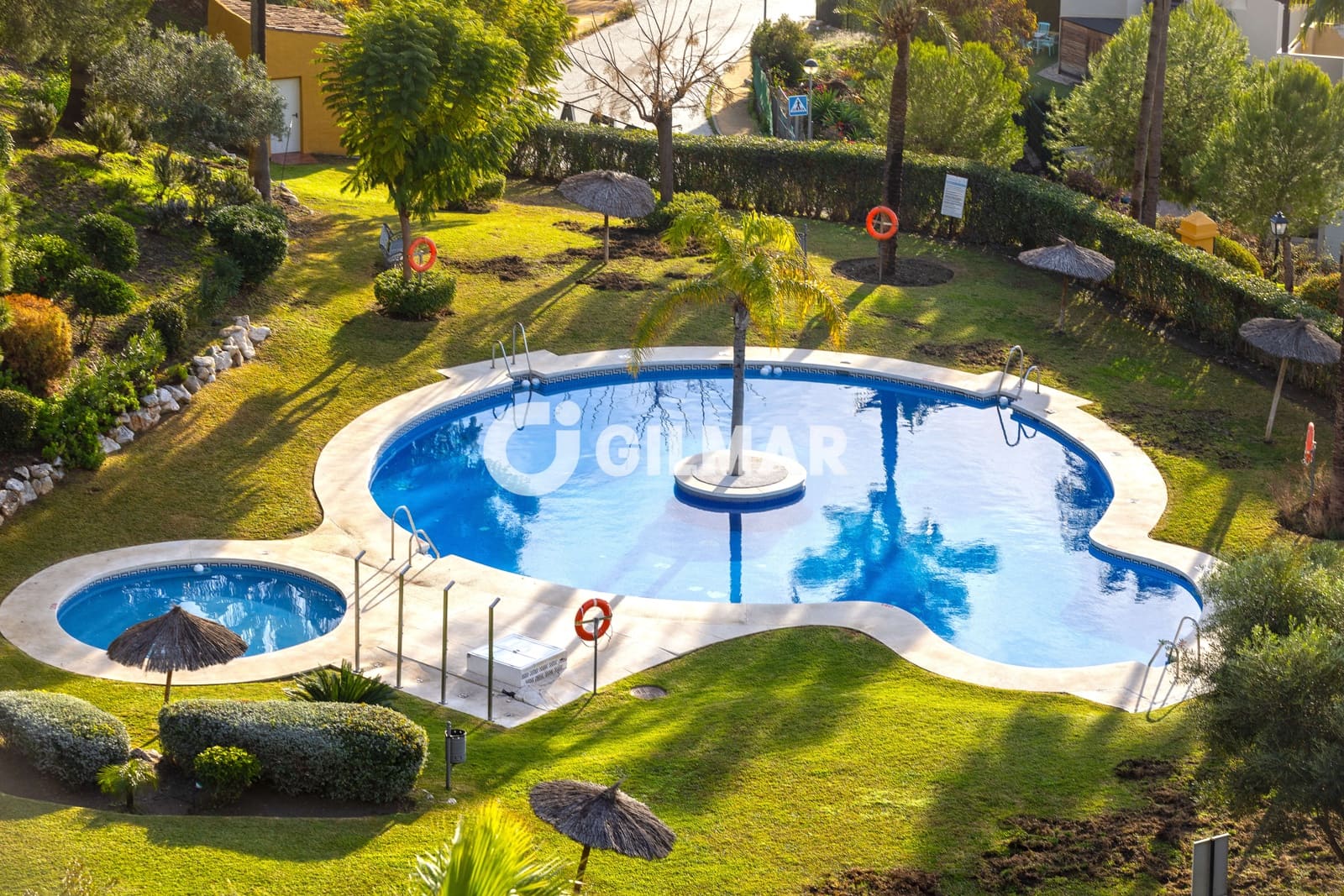 2 soveværelse Lejlighed til salg i Estepona med swimmingpool garage - € 292.000 (Ref: 10136591)