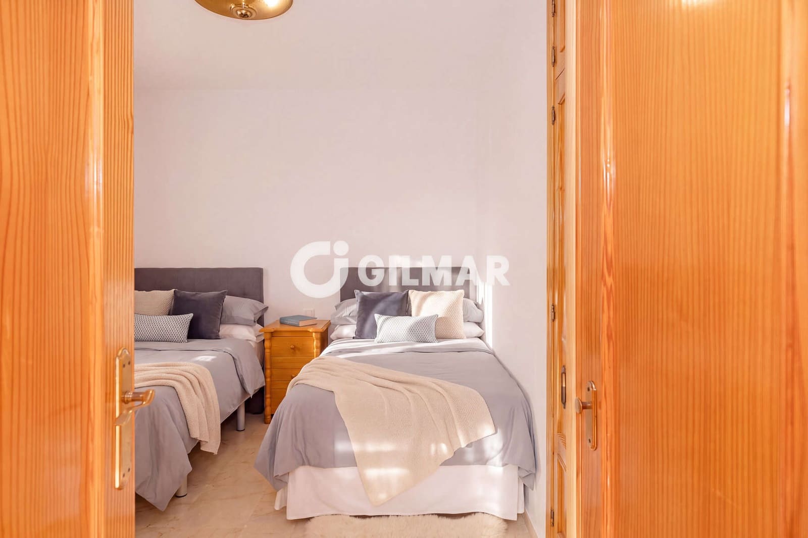 2 quarto Apartamento para venda em Estepona com piscina garagem - 292 000 € (Ref: 10136591)