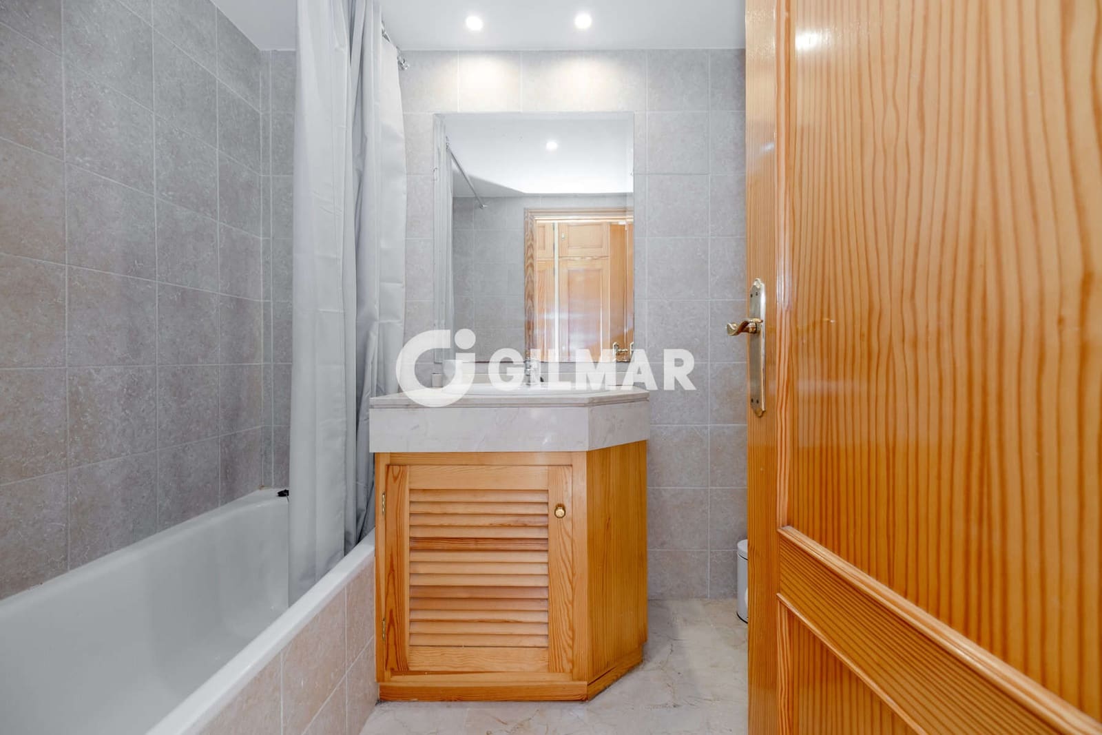 2 quarto Apartamento para venda em Estepona com piscina garagem - 292 000 € (Ref: 10136591)