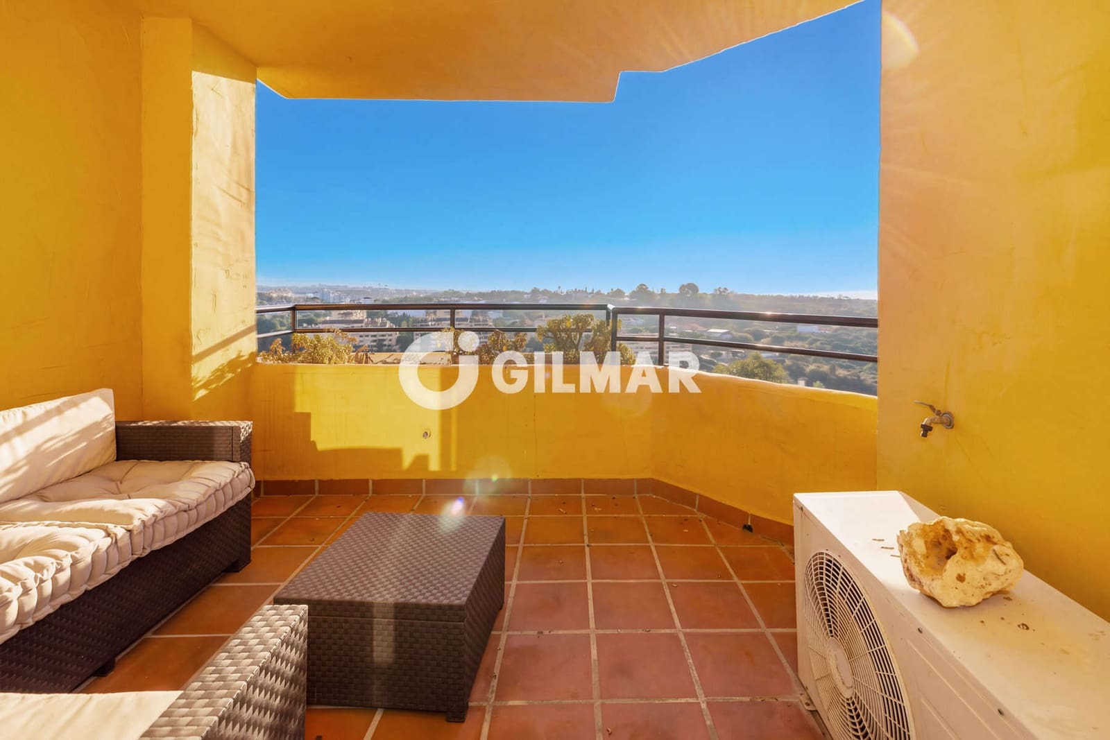 2 quarto Apartamento para venda em Estepona com piscina garagem - 292 000 € (Ref: 10136591)