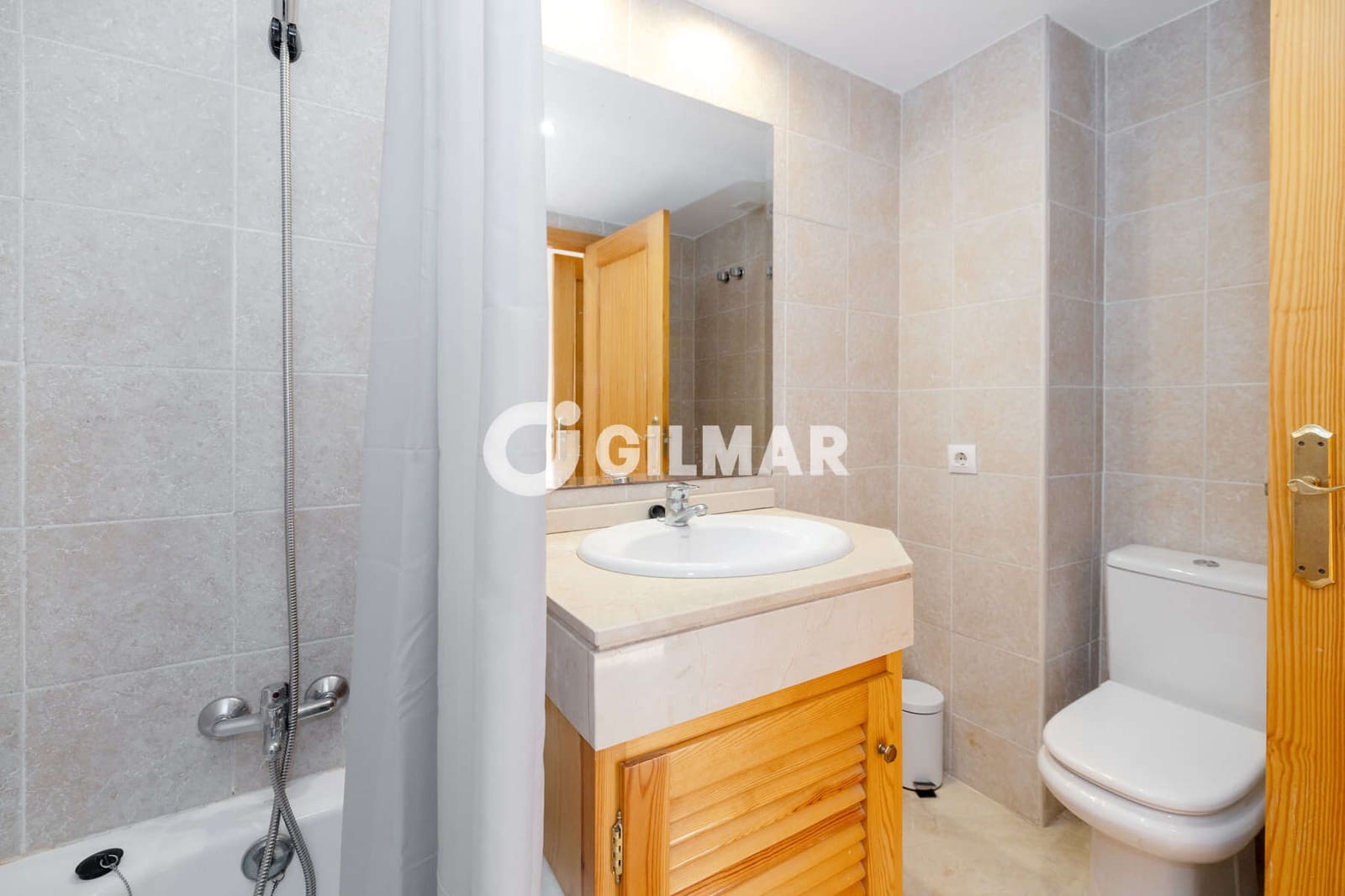 2 quarto Apartamento para venda em Estepona com piscina garagem - 292 000 € (Ref: 10136591)